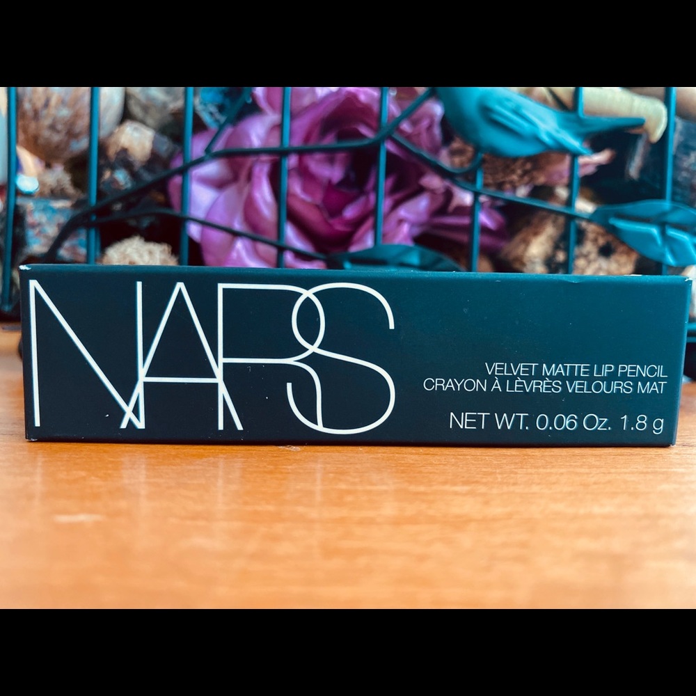 NARS lipstick pencil let's go crazy 5855
